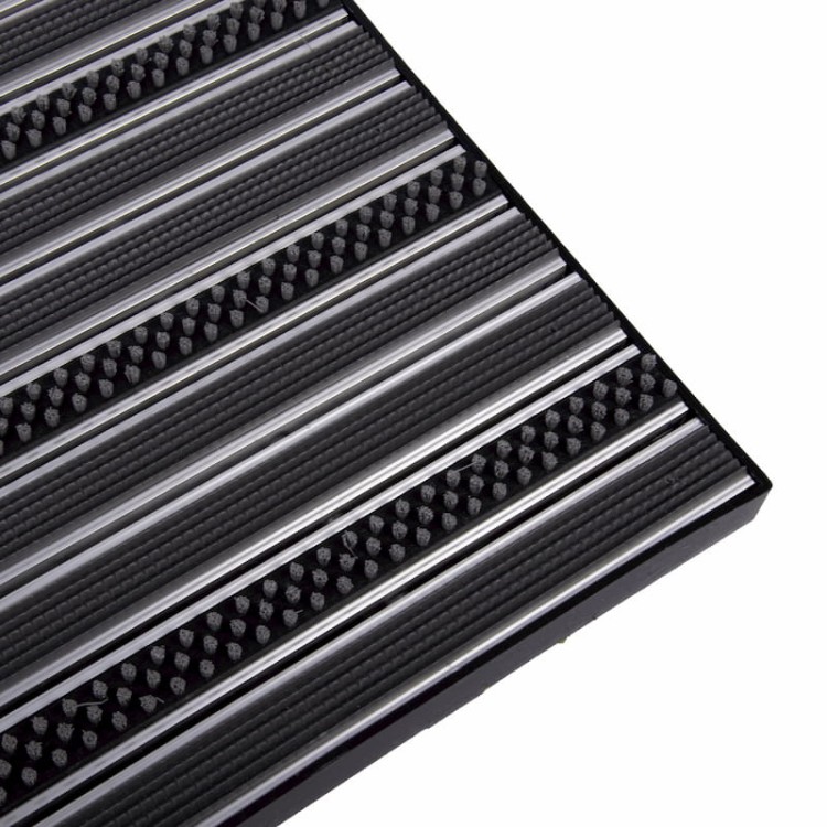 Wycieraczka z gumą i szczotkami