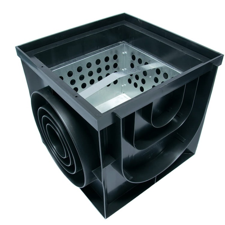 Kosz ocynkowany zatrzymujący zanieczyszczenia do studni 400x400