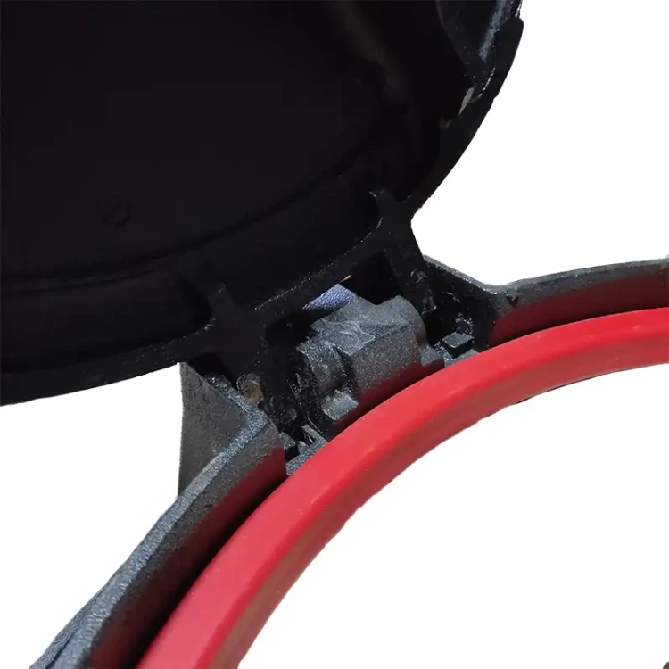 Właz żeliwny REXESS 2 D400  - Zawias