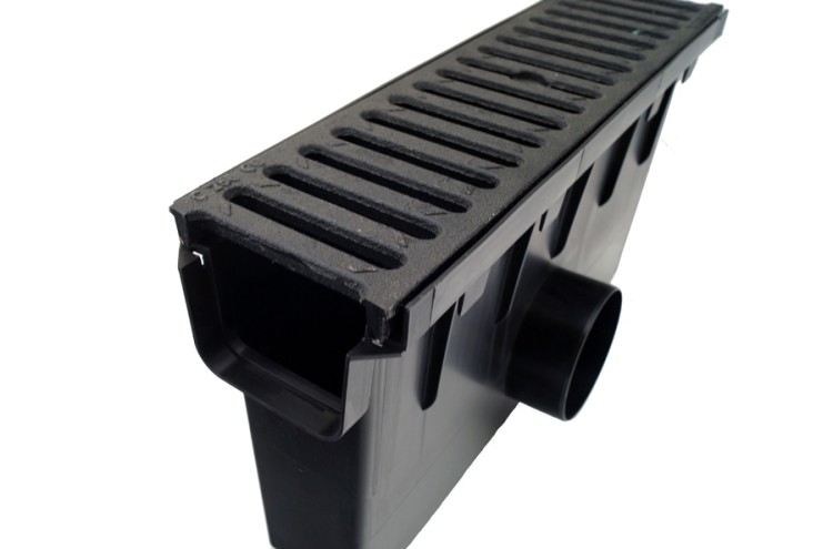 Studzienka zbiorcza do kanału 98 mm z koszem zatrzymującym zanieczyszczenia środowiskowe i kratą żeliwną C250 25 ton w kolorze czarnym