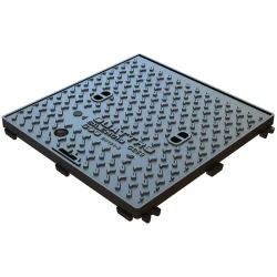 Właz żeliwny fi 600 C250 700x700 kwadratowy QUATTRO SI