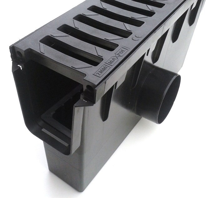 Mocowanie kolejnych odcinków kraty polega na wsunięciu występów w otwory