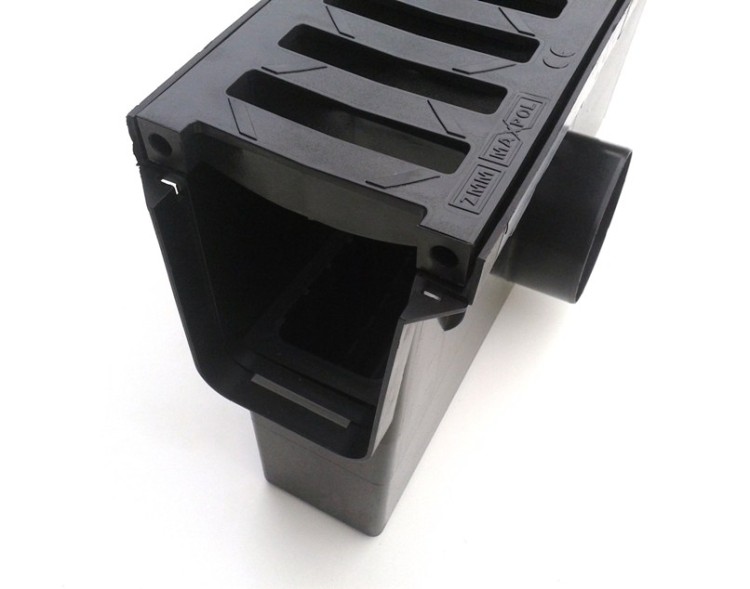 Łączenie krat polega na wsunięciu występów w otwory