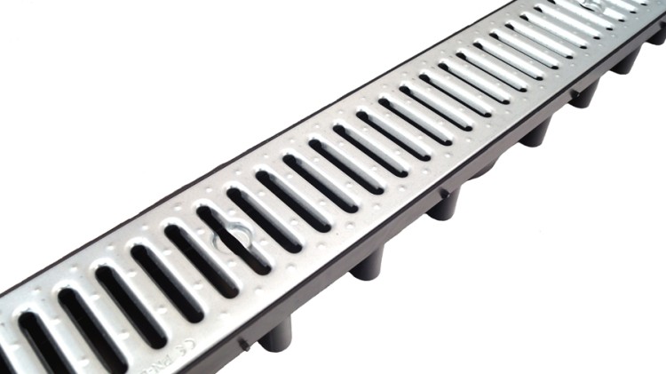 Kanał 63 mm z kratą stalową